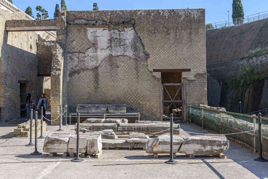 180 - Italia - Herculano - parque arqueológico de Herculano - Área Sacra.jpg